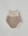 Neutrales Strickset