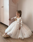 Penelope handgefertigtes Spitzenkleid für Blumenmädchen