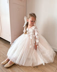 Penelope handgefertigtes Spitzenkleid für Blumenmädchen