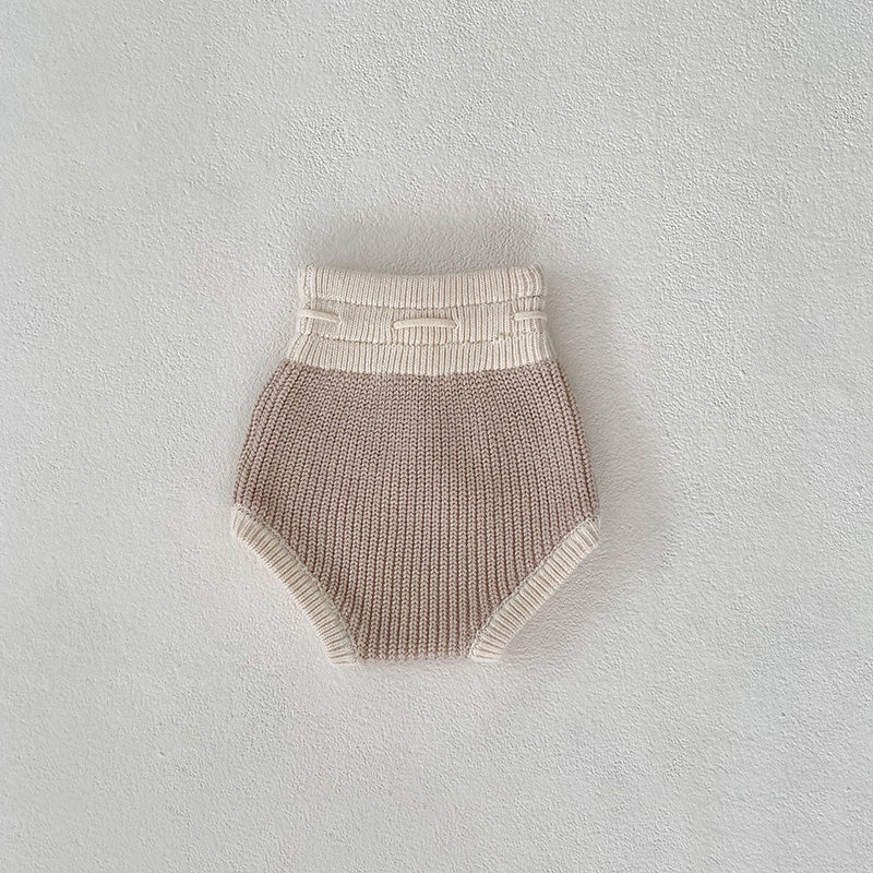 Neutrales Strickset