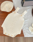 Set aus Strickjacke und Overall