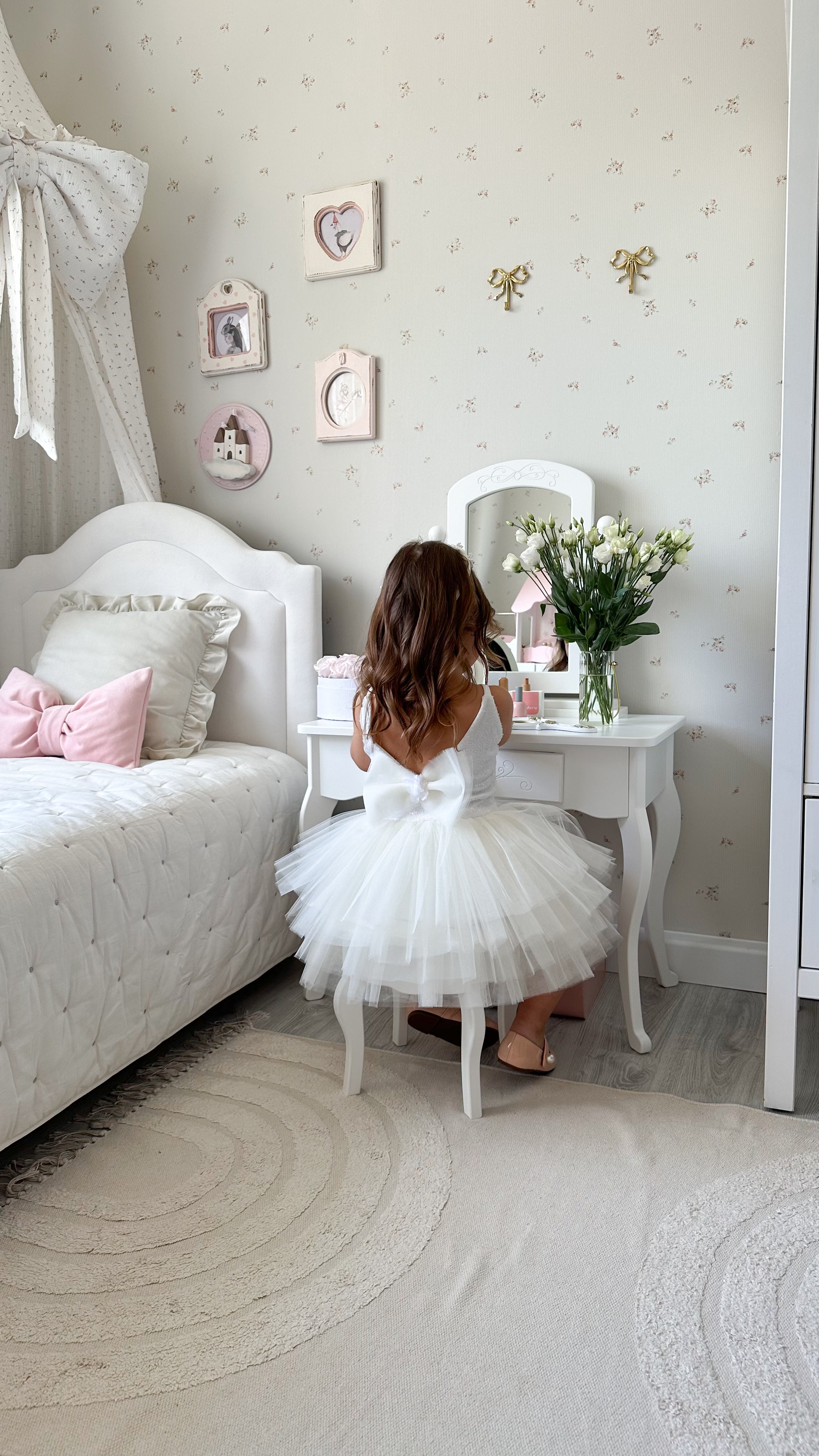 Luxuriöses handgefertigtes Kleid für besondere Anlässe