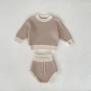 Neutrales Strickset