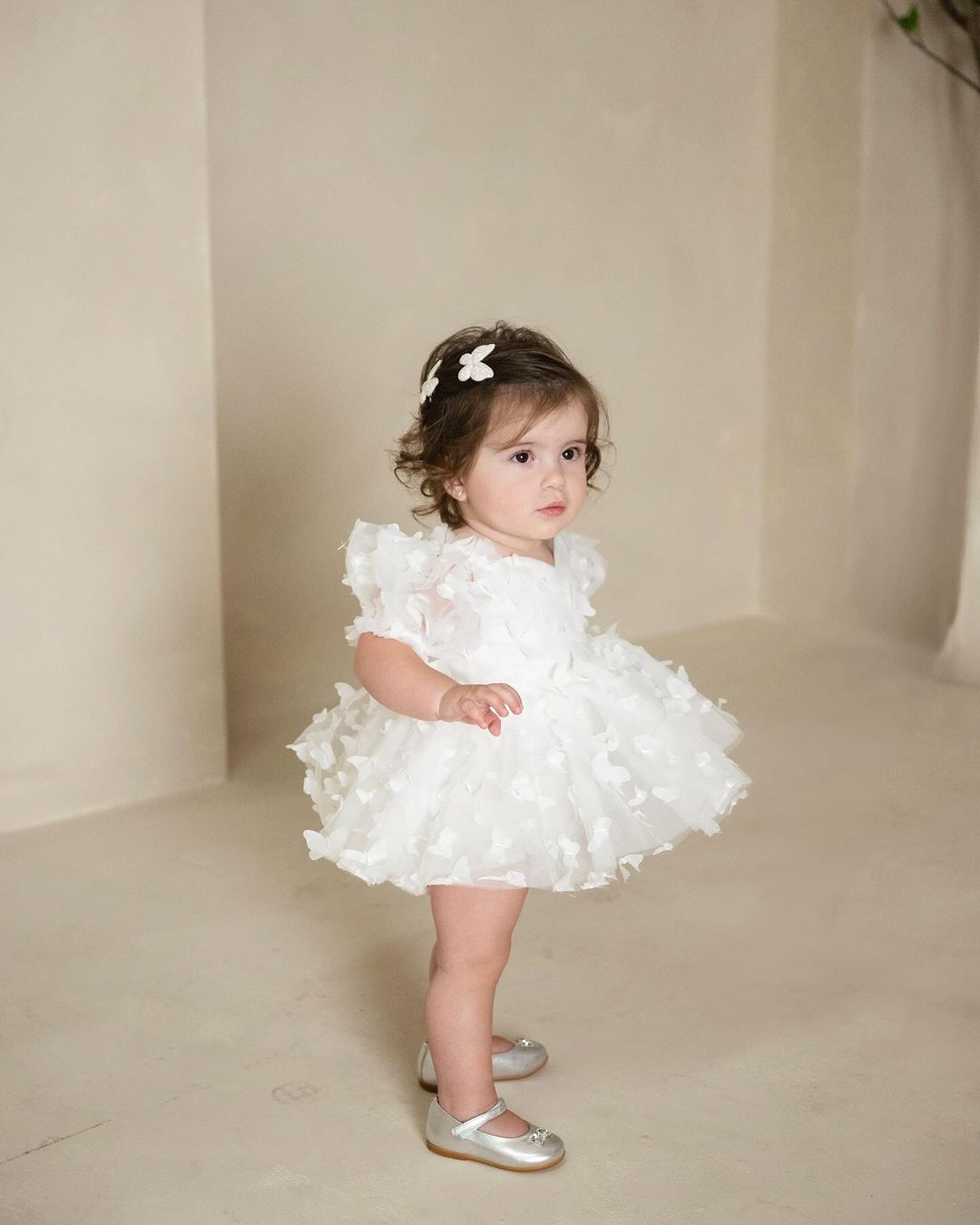 Weißer Schmetterlings-Strampler von MIK &amp; ME (Vorbestellung)