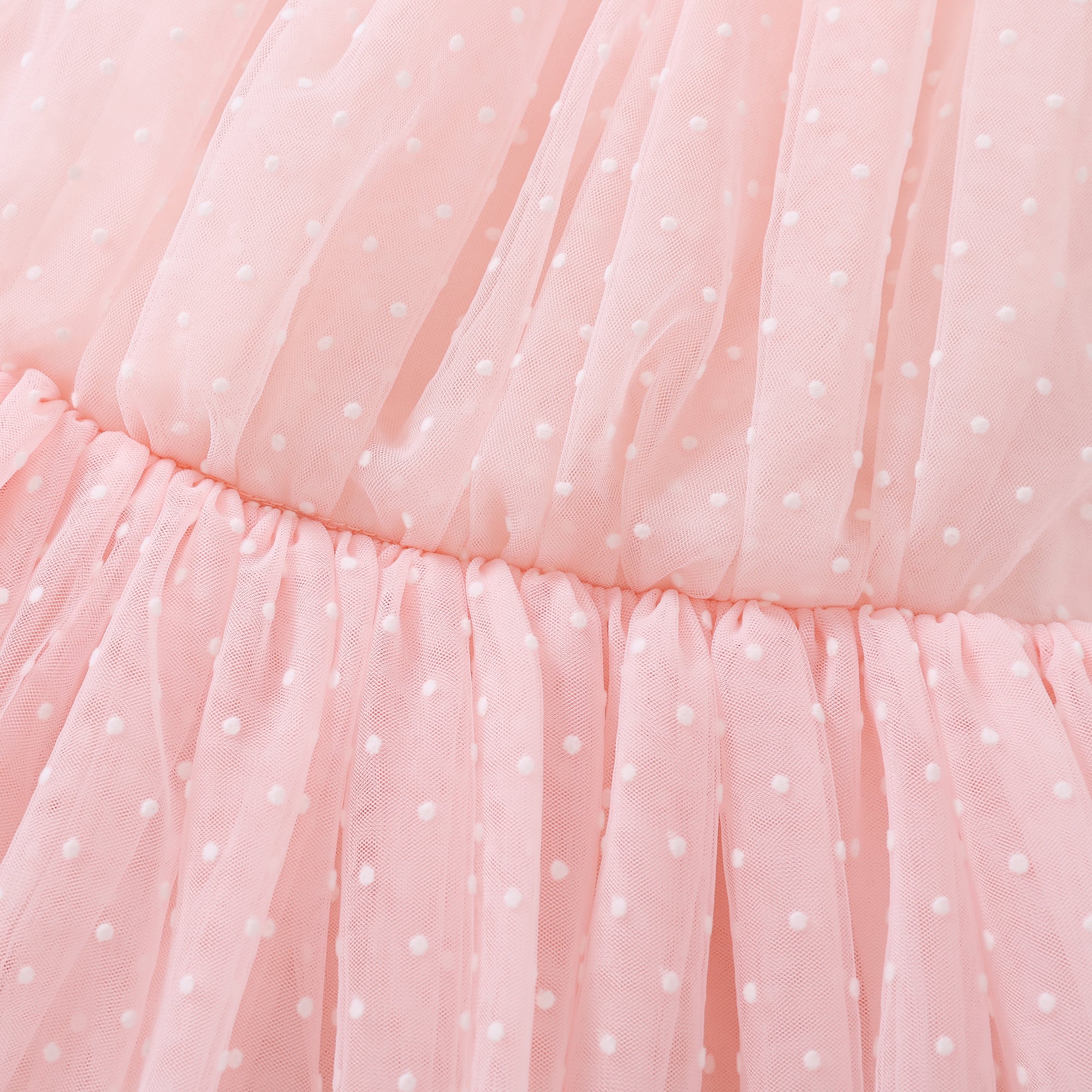 فستان منقط للحفلات السويسرية