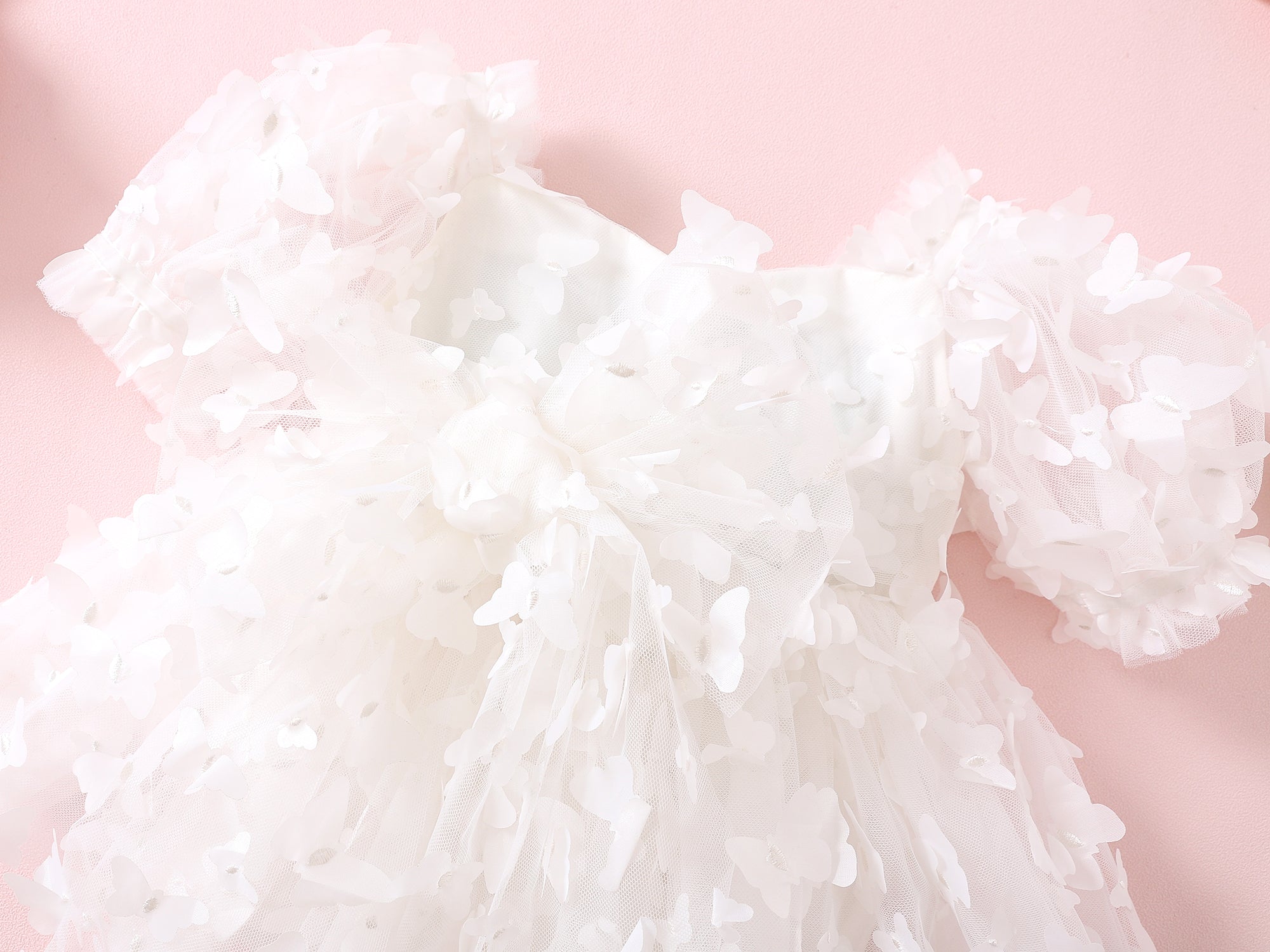 Weißer Schmetterlings-Strampler von MIK &amp; ME (Vorbestellung)