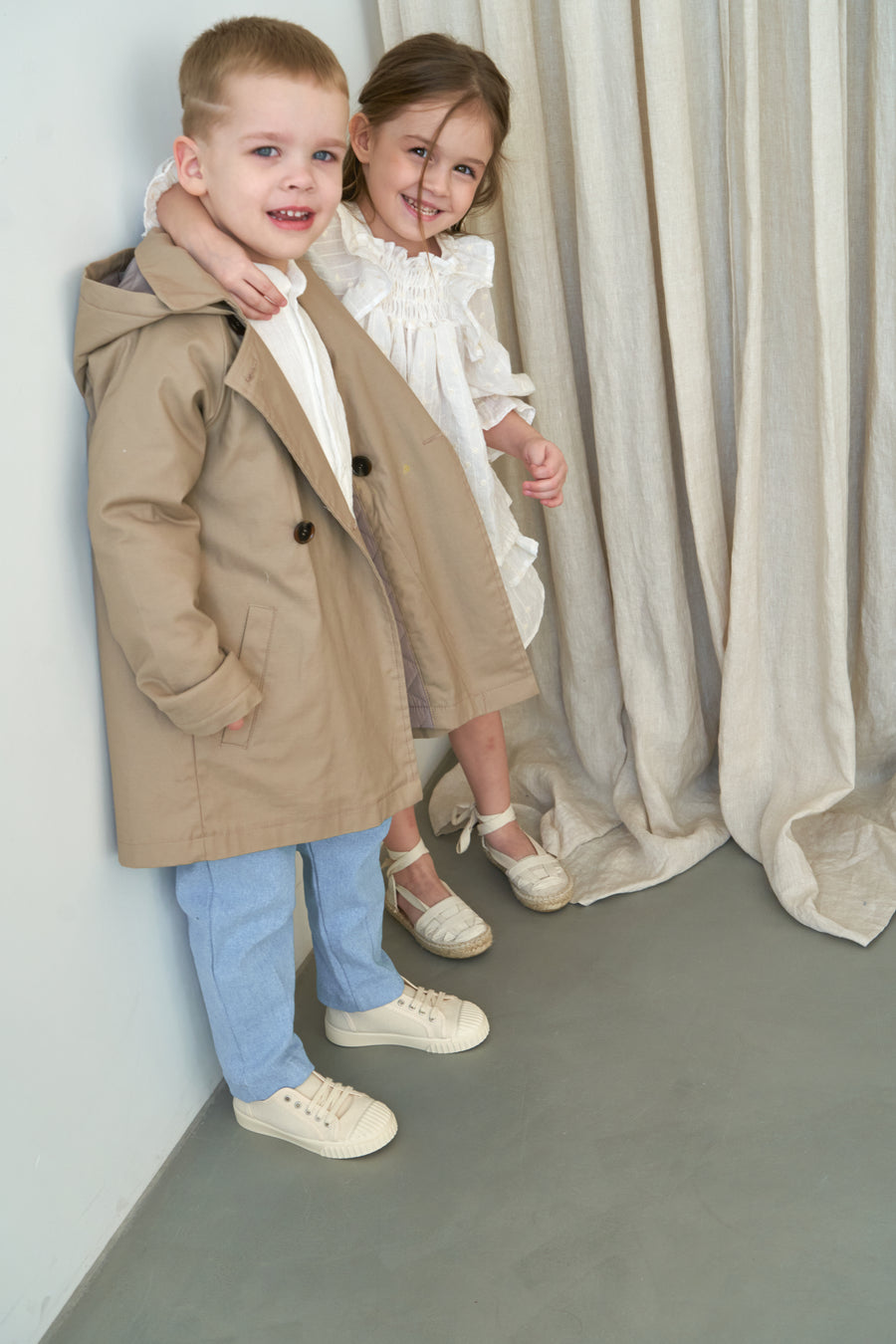Klassischer Designer-Trenchcoat