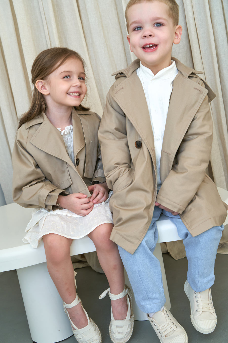 Klassischer Designer-Trenchcoat