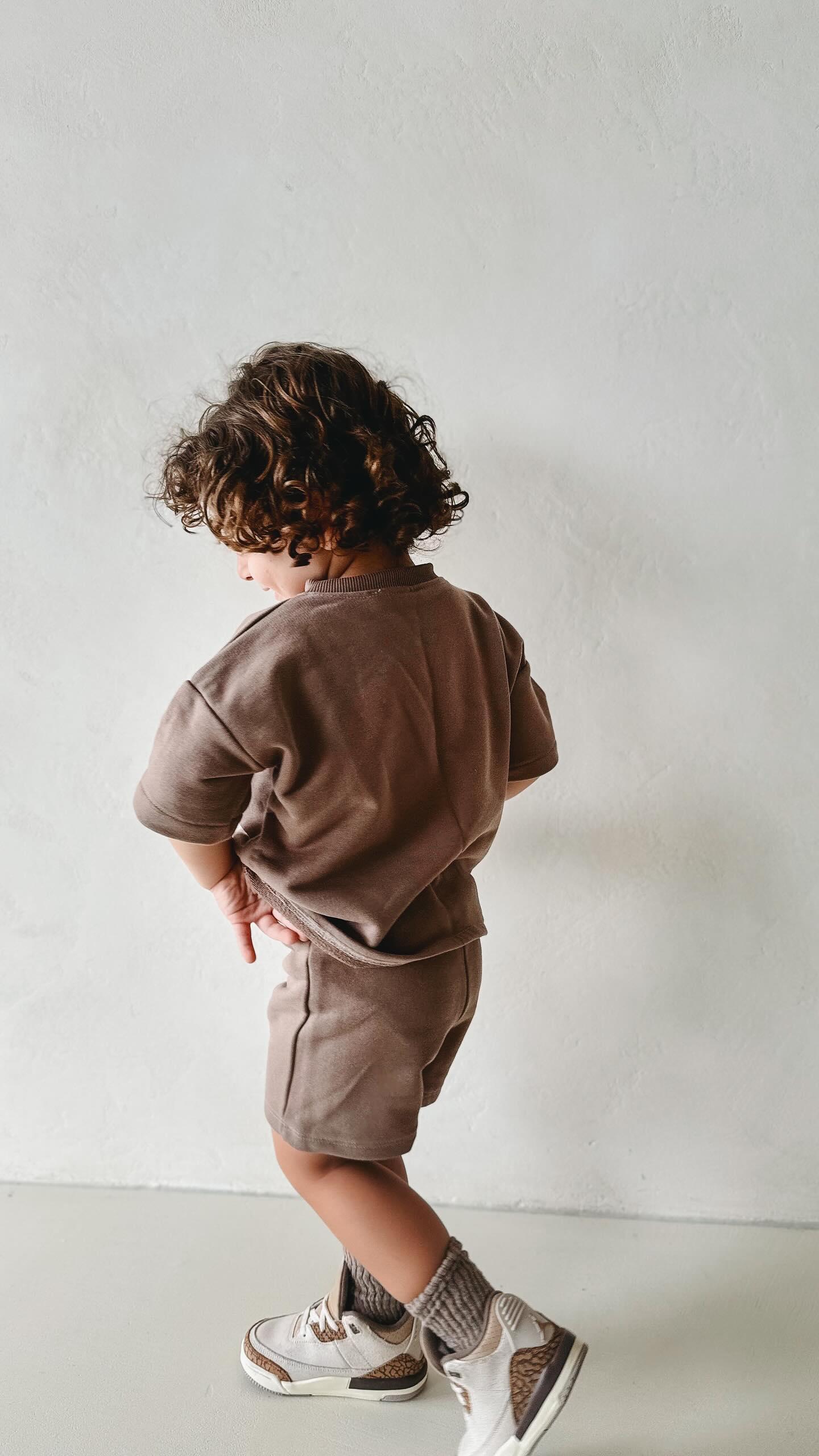 Exklusives T-Shirt- und Shorts-Set von Mik &amp; Me