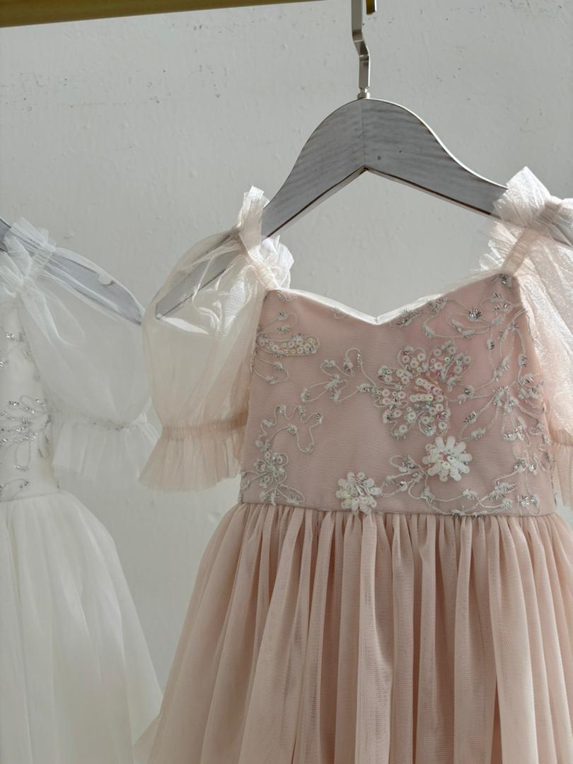 Flora-Strampelkleid und passende Haarschleife (ROSA)