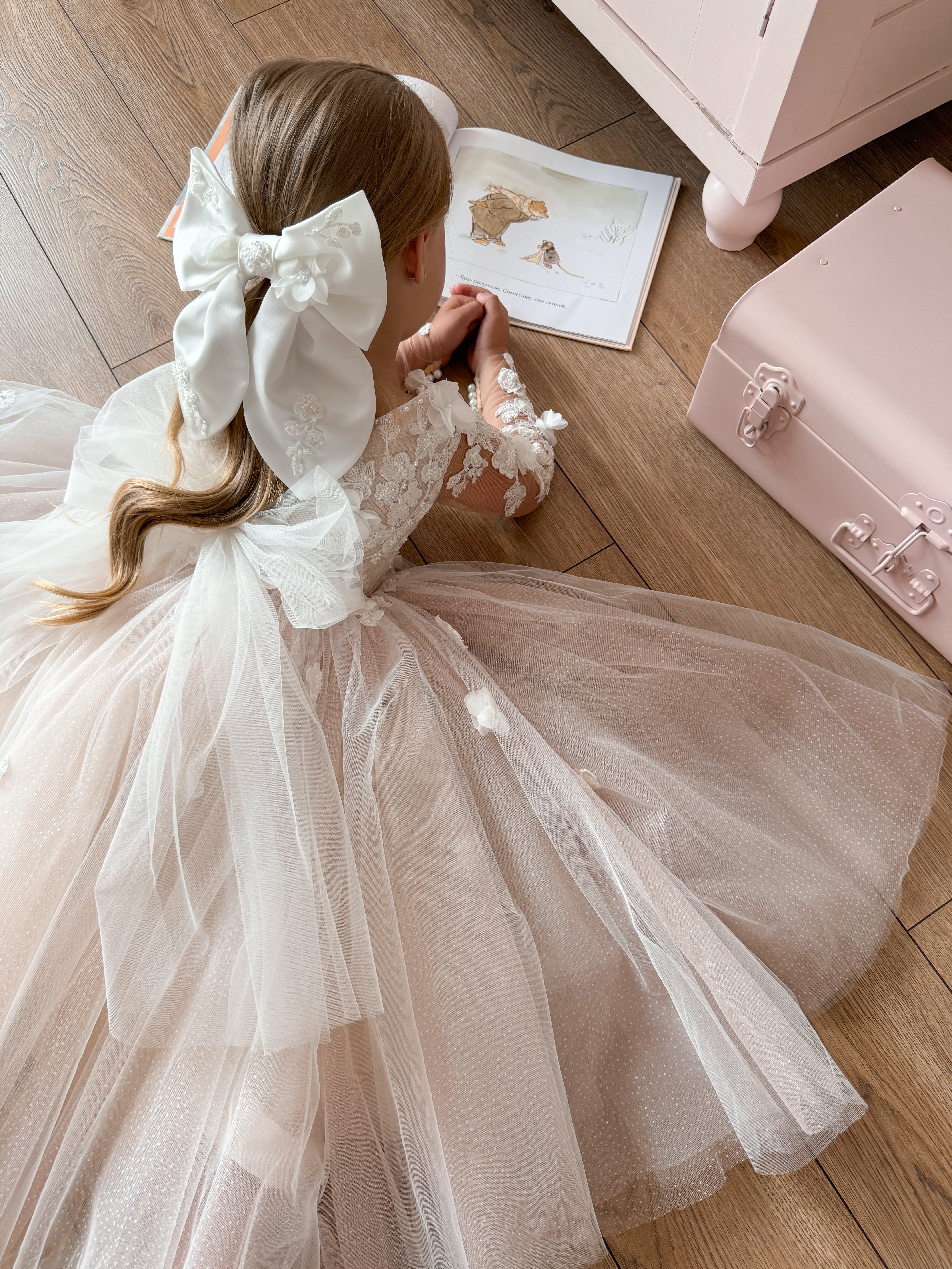 Handgemachte Haarschleife aus Spitze