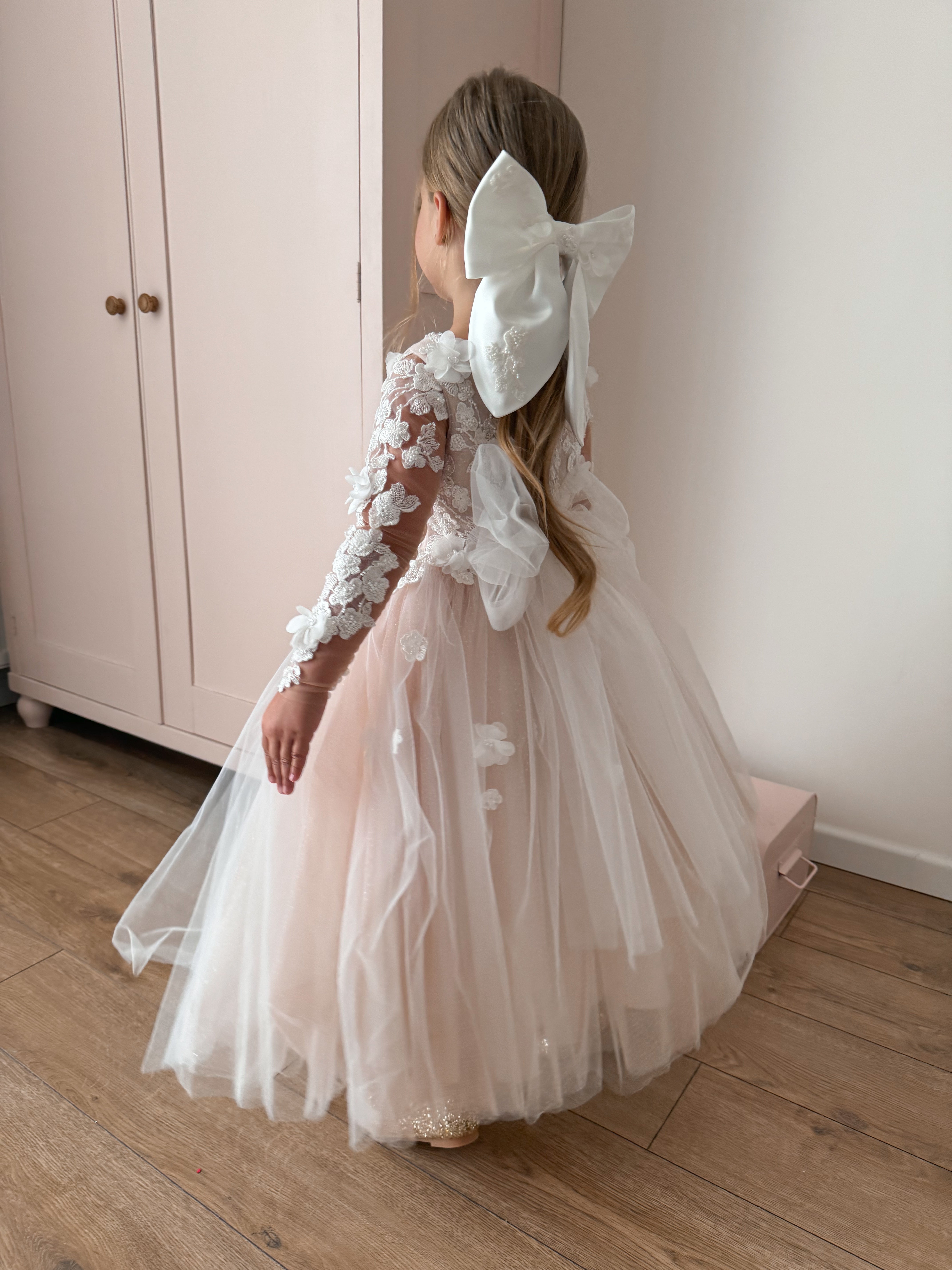 Handgemachte Haarschleife aus Spitze