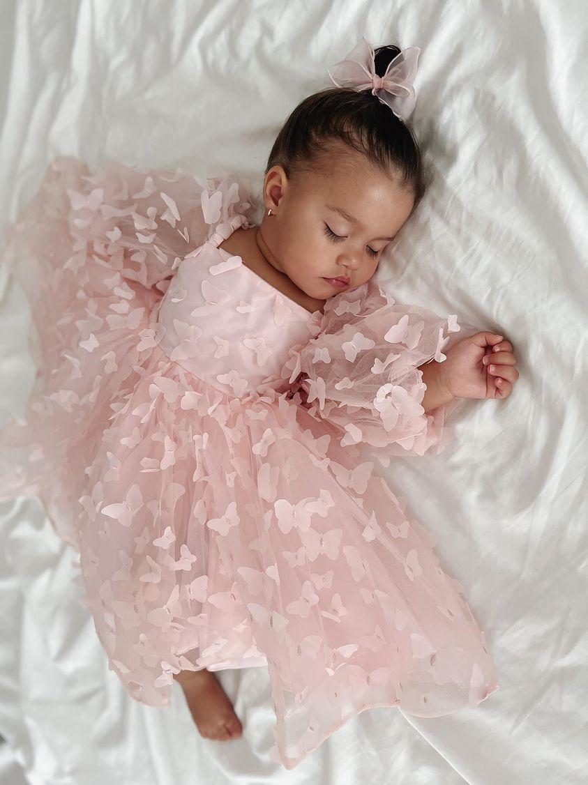 Holen Sie sich 100 $ Rabatt! Code: BIRTHDAY100 Bestseller: Rosa Geburtstagskleid mit Schmetterlingen