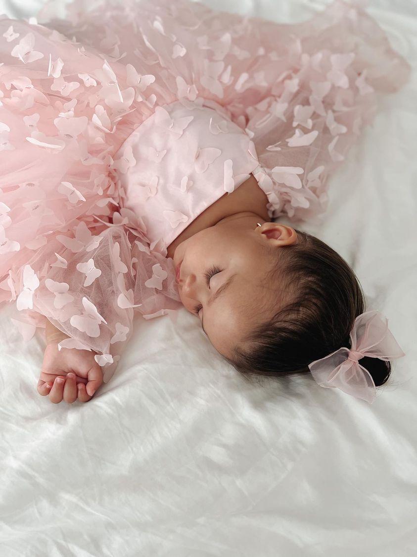 Holen Sie sich 100 $ Rabatt! Code: BIRTHDAY100 Bestseller: Rosa Geburtstagskleid mit Schmetterlingen