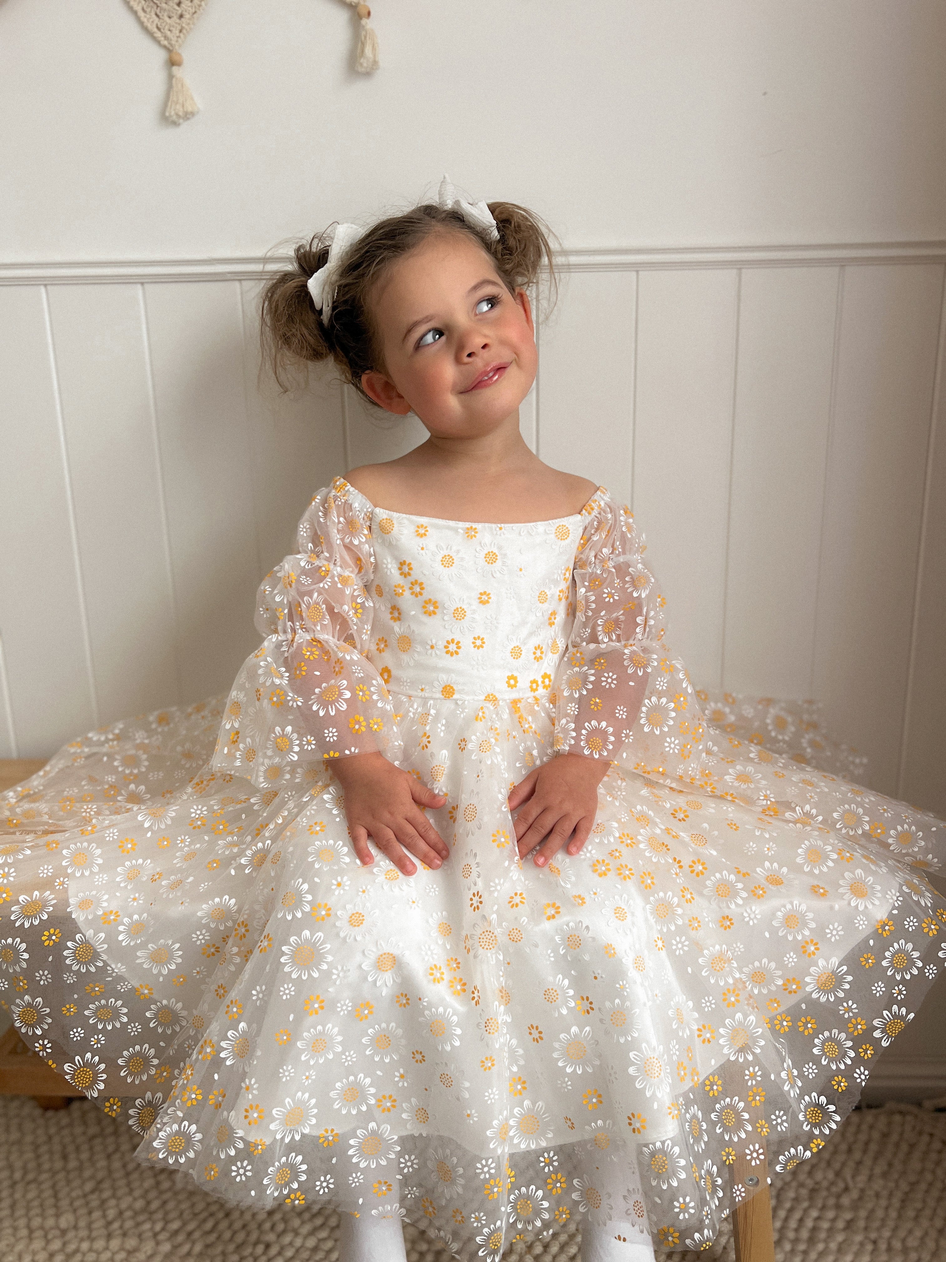 Luxuriöses Daisy Dreams-Kleid (Auf Bestellung gefertigt)