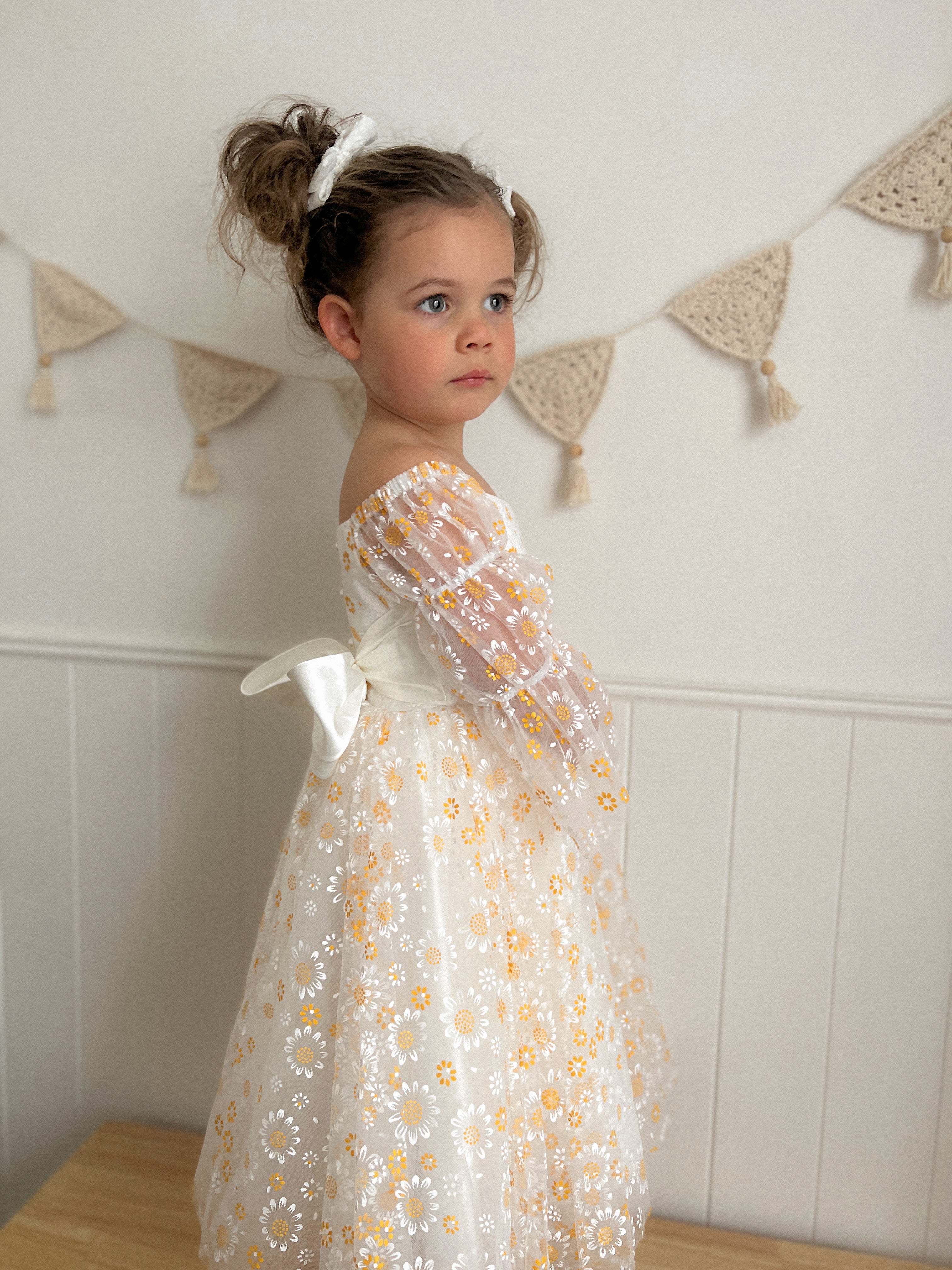 Luxuriöses Daisy Dreams-Kleid (Auf Bestellung gefertigt)