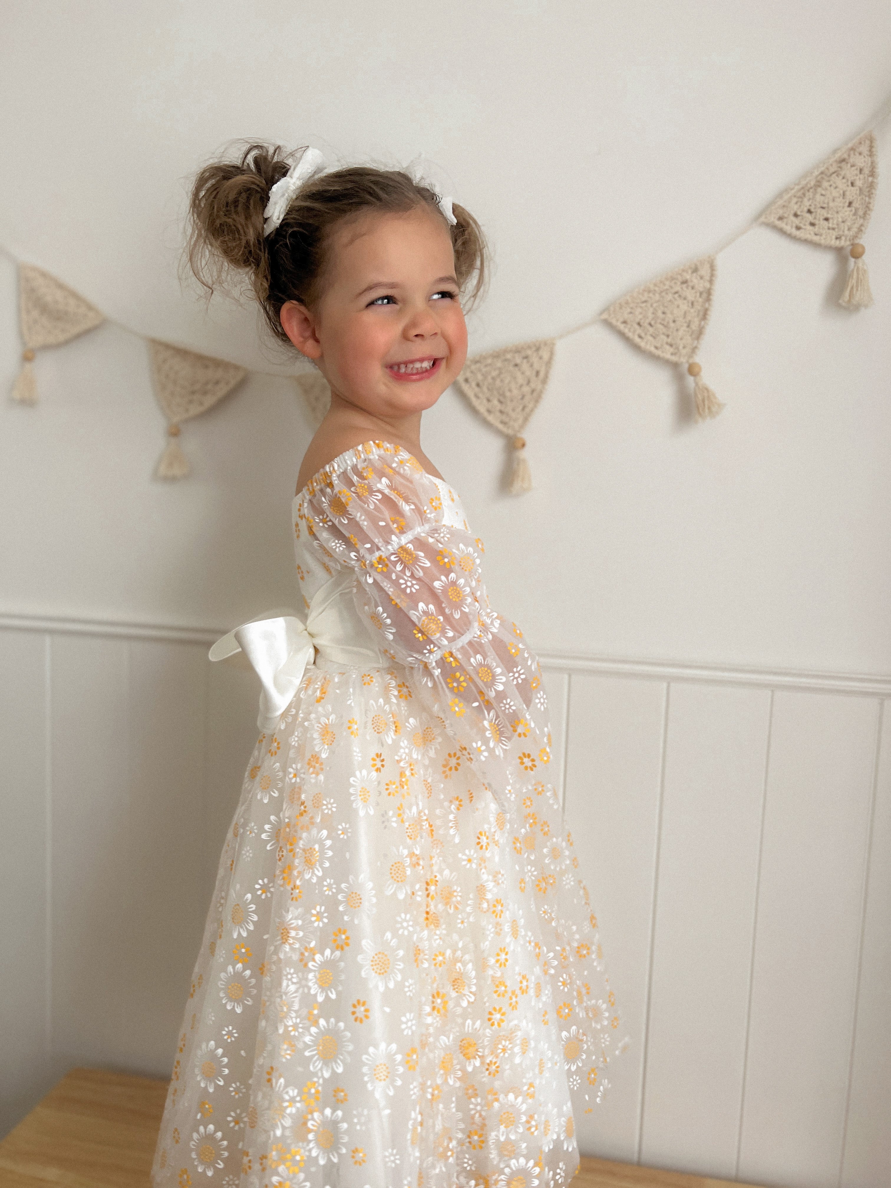 Luxuriöses Daisy Dreams-Kleid (Auf Bestellung gefertigt)