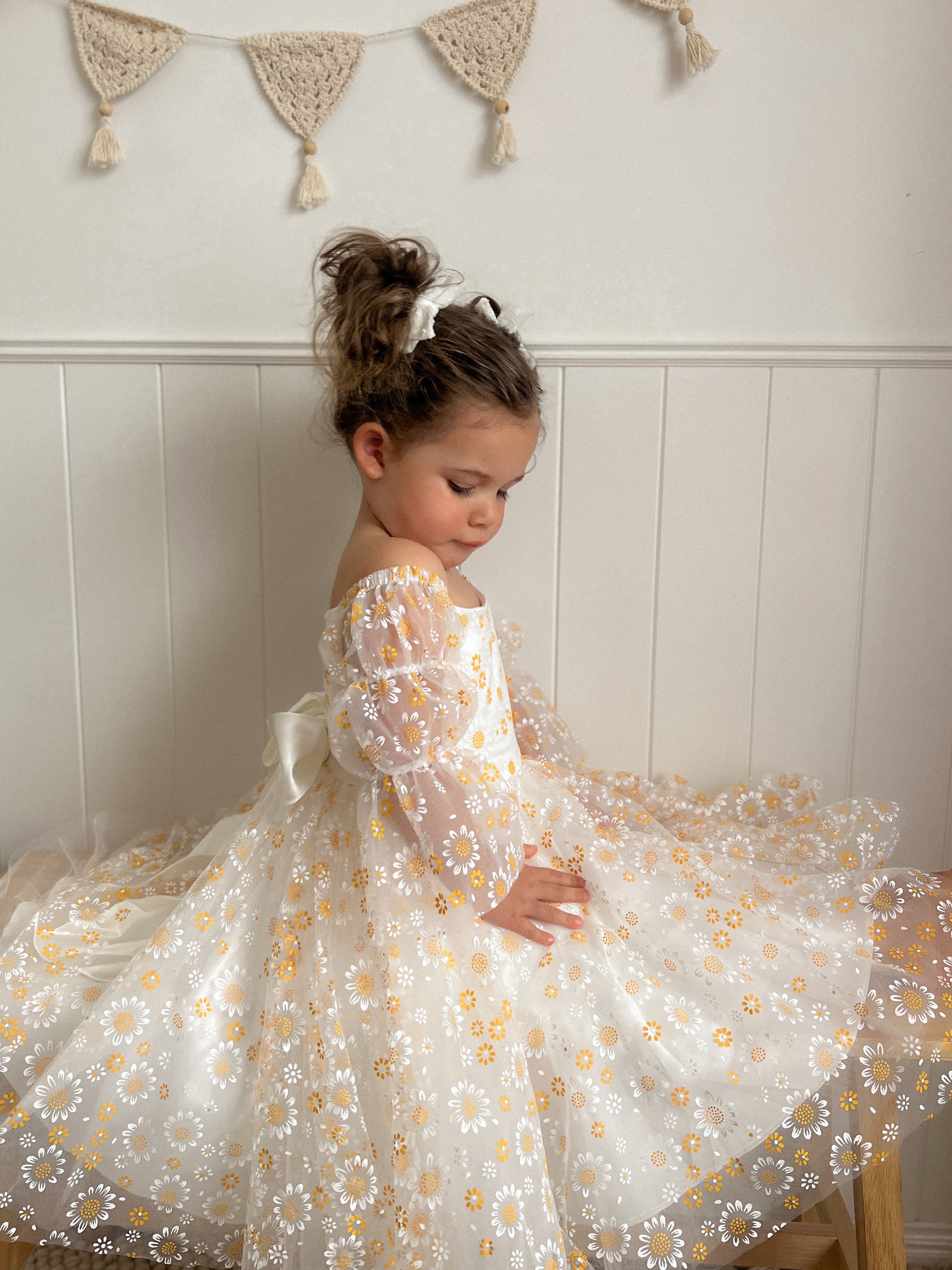 Luxuriöses Daisy Dreams-Kleid (Auf Bestellung gefertigt)