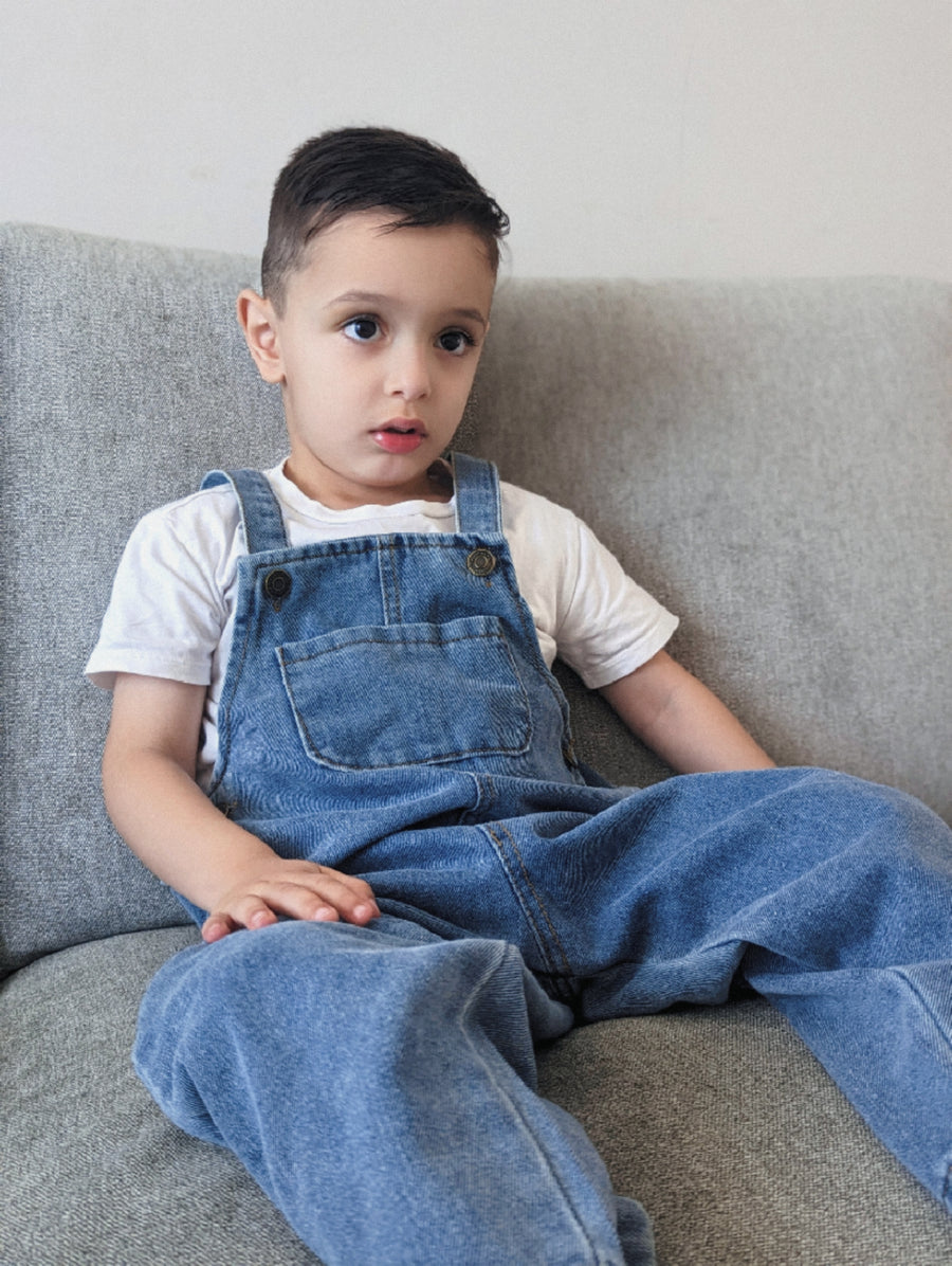 وزرة الدنيم الكلاسيكية