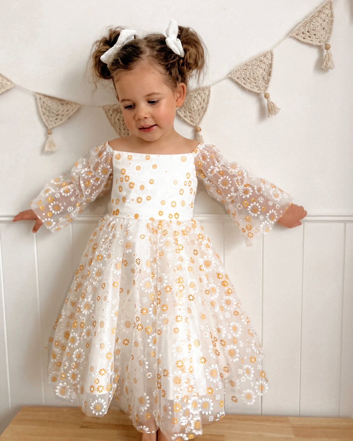 Luxuriöses Daisy Dreams-Kleid (Auf Bestellung gefertigt)