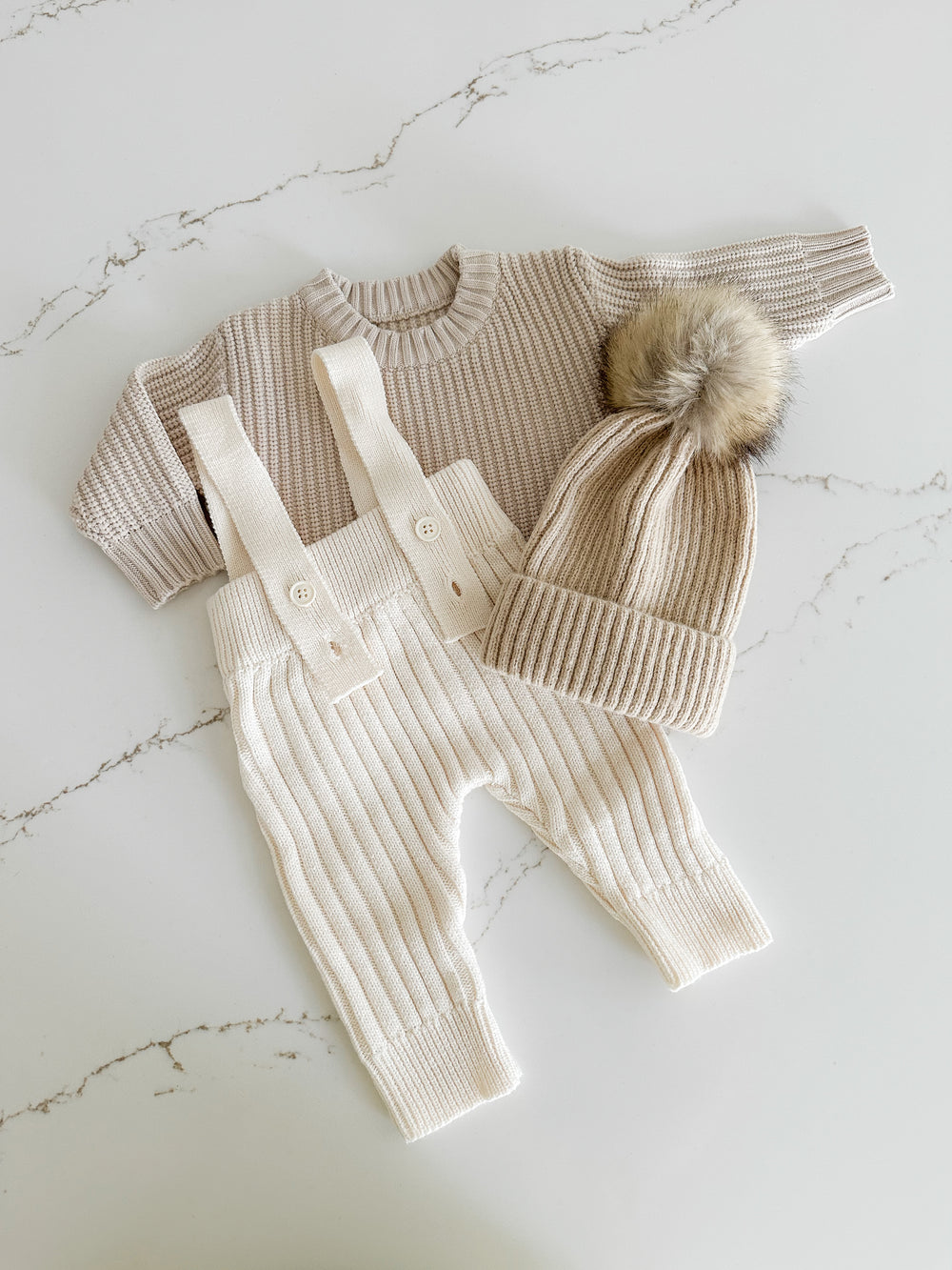 متماسكة مكتنزة