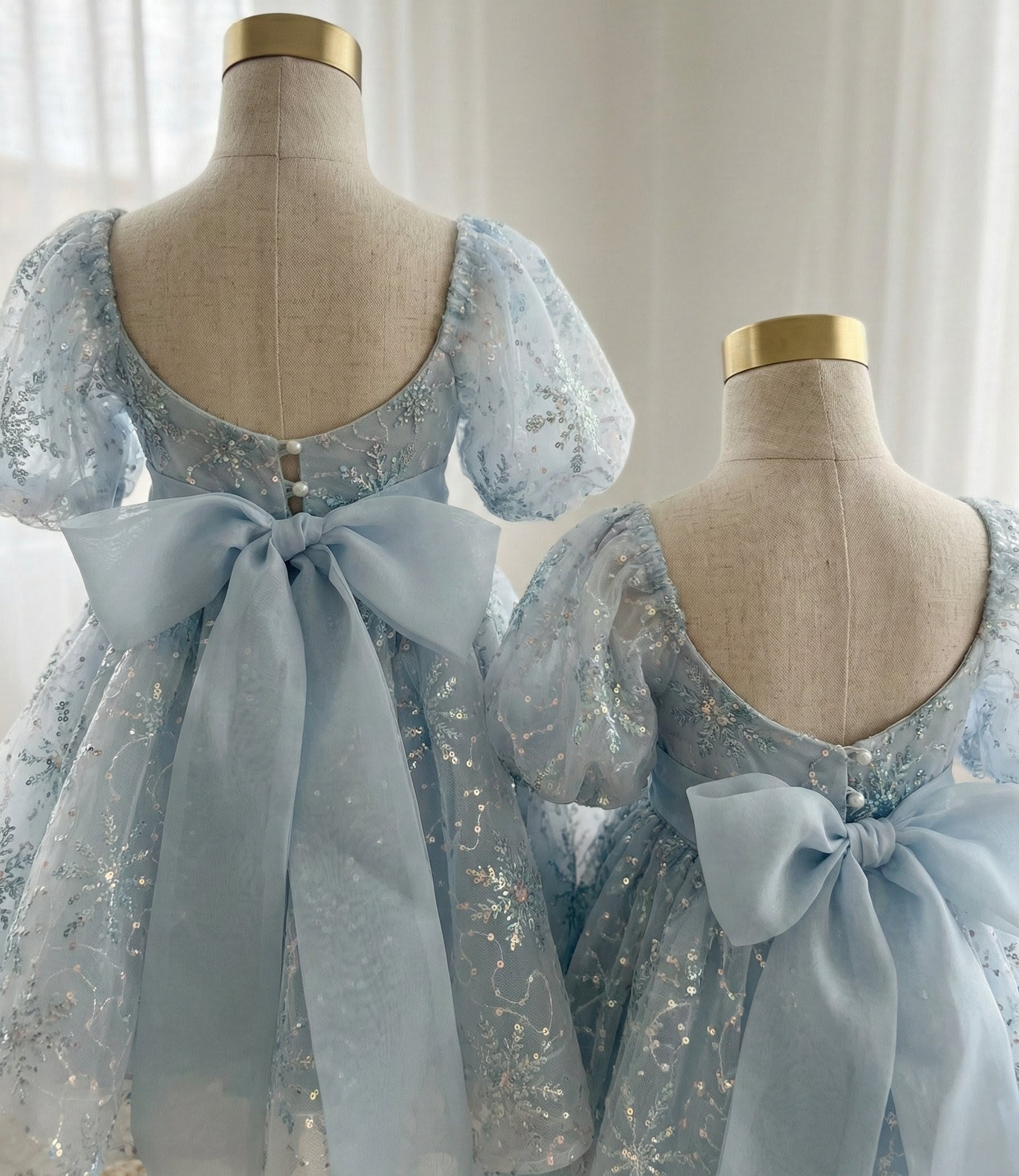Luxuriöses handgefertigtes Kleid und Haarschleife der Schneeprinzessin (auf Bestellung gefertigt)